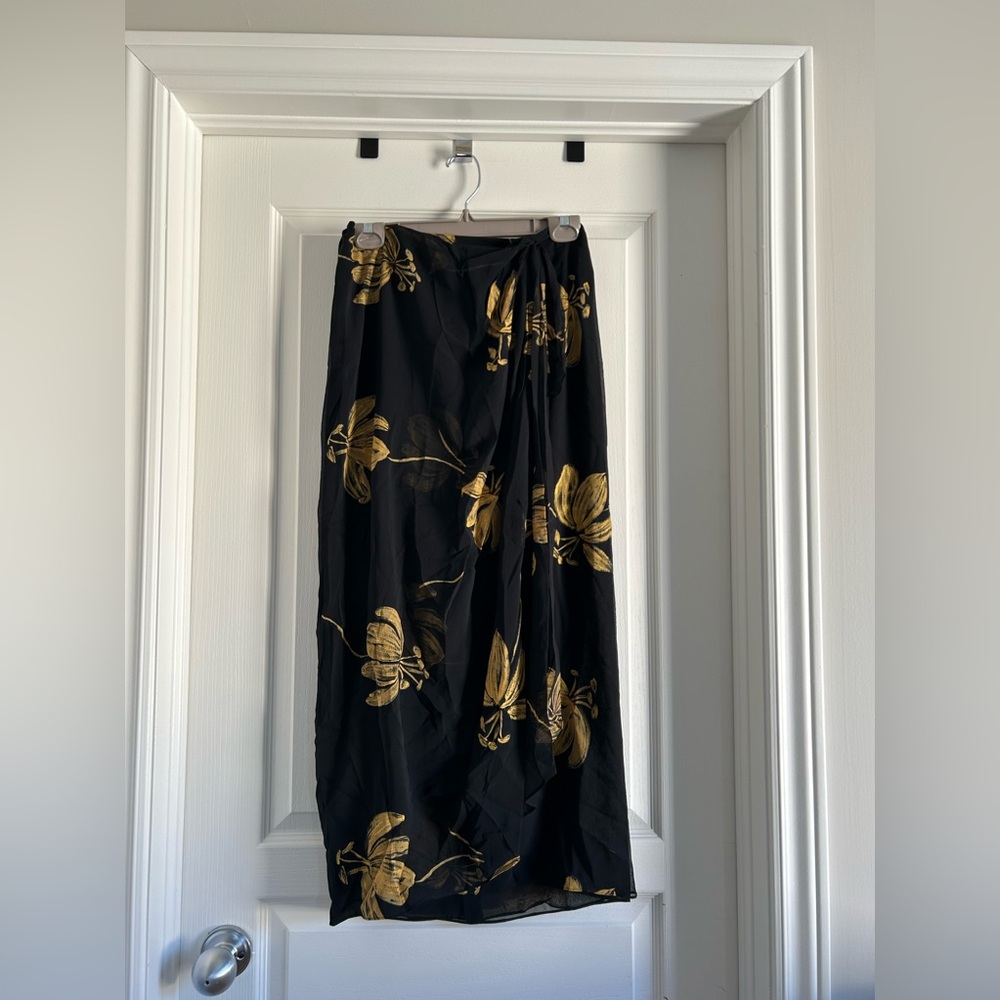 100% Silk Dana Buchman Wrap Skirt